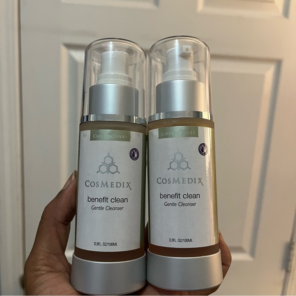 COSMEDIX Benefit Clean Gentle Cleanser — White & Silver